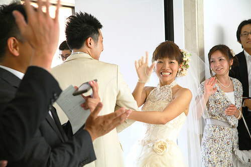 ブライダル写真 撮影場所 横浜 結婚式場 退場３