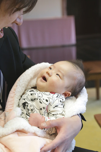 お宮参り写真 撮影場所 横浜 伊勢山皇大神宮 室内