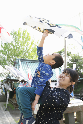 家族で氏神様へお参り