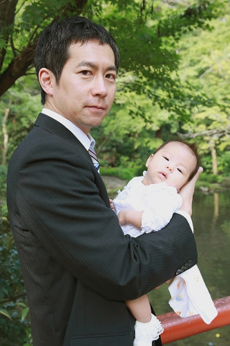 鶴岡八幡宮の撮影スポット 赤い橋と絵馬と木々