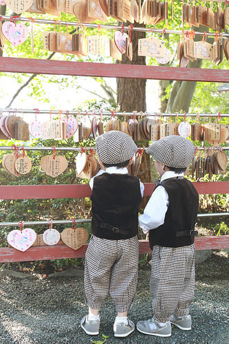 多摩川浅間神社の撮影スポット 絵馬のある風景