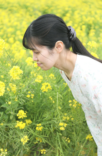 光を操る｜曇天｜菜の花ポートレート｜菜の花の撮り方｜初心者でも映えるコツとおすすめ構図