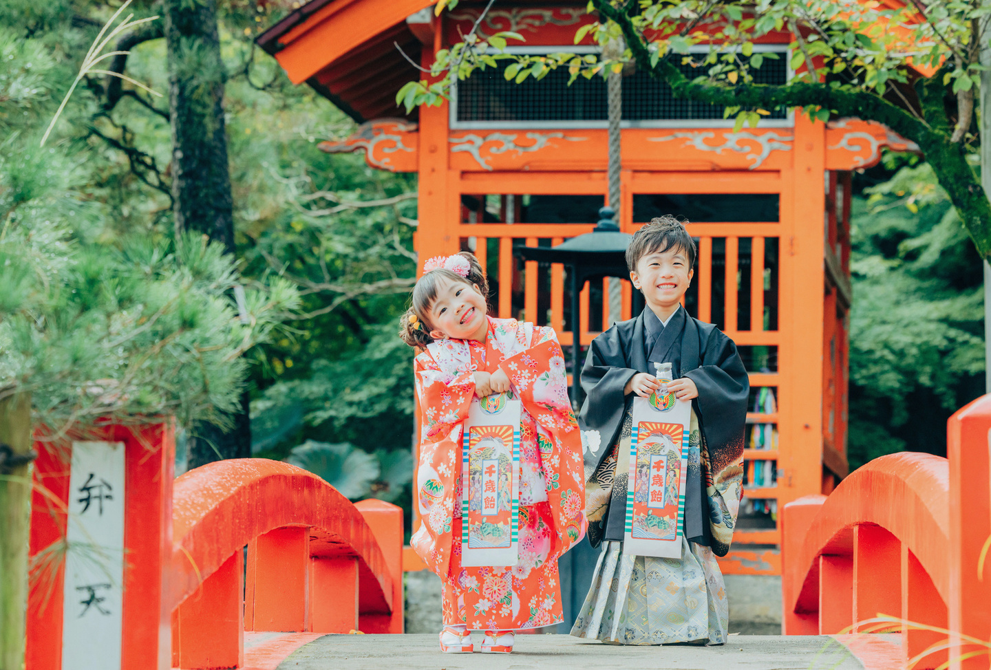 お宮参り、七五三の家族で記念撮影